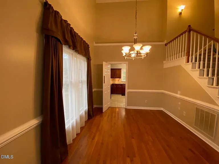 1012 Sturbridge Dr — Photo 6