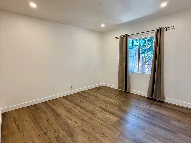 20457 Eccles St — Photo 20