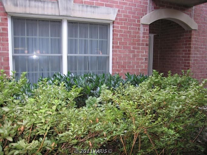1st image of 6924 Fairfax Dr Unit 120