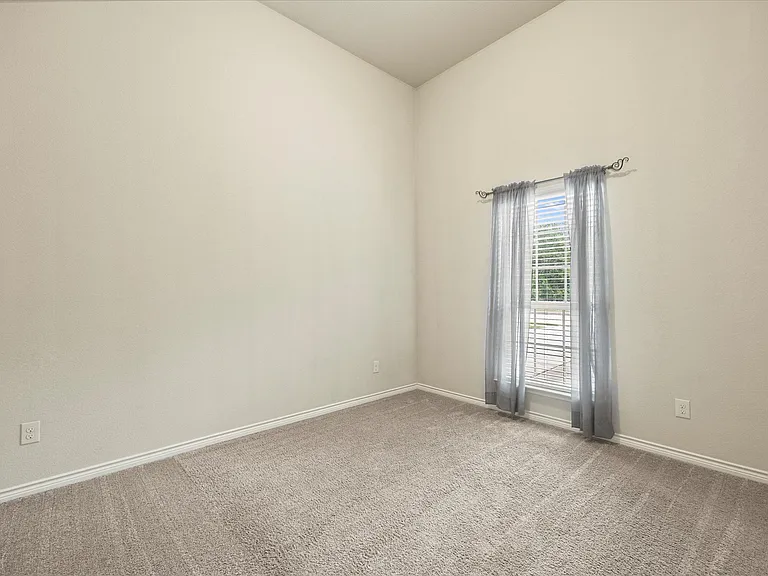 1409 Hidden Creek Dr — Photo 24