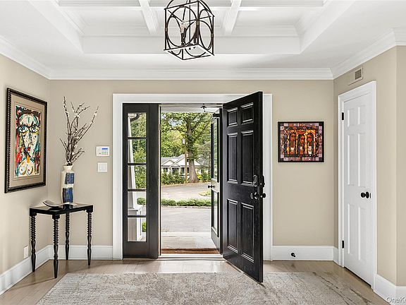 2nd image of 40 Dogwood Lane