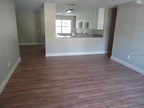 2nd image of 303 Greenwoods Ln