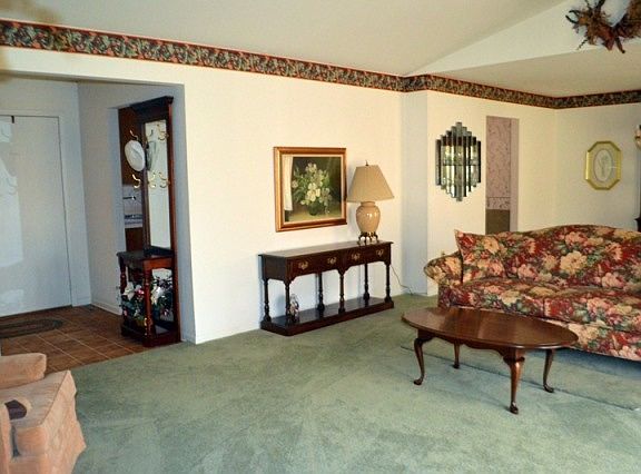 2nd image of 32 Stonecroft Dr