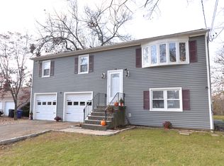 28 Fanton Rd, Danbury, CT 06811