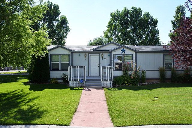 1st image of 447 N Teeples Dr