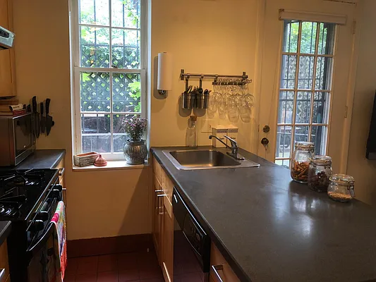 Rented by Avenue Sotheby's International Realty | media 7