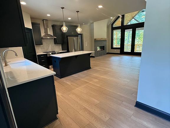 5th image of 325 River Mountain Rd