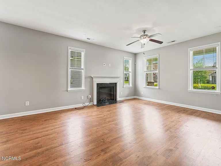 607 Drummond Grove Ln — Photo 3
