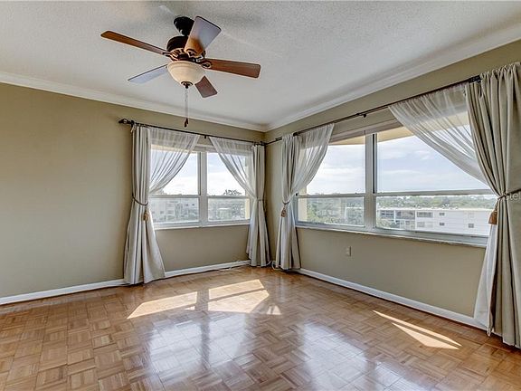 5th image of 100 Bluff View Dr APT 515C
