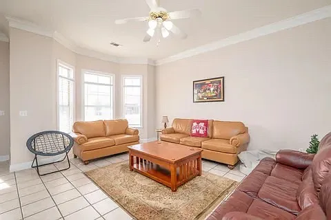 923 Saint Andrews Ln — Photo 4