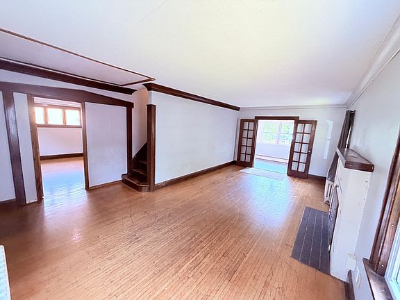 5th image of 406 7th Ave S
