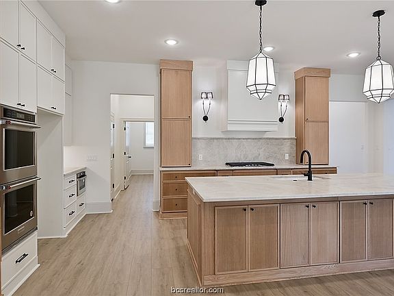 5th image of 1745 Kerr Valley Ln