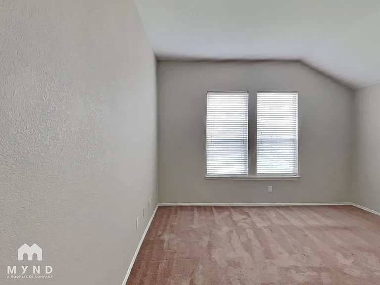 1019 Cottontail Dr — Photo 7