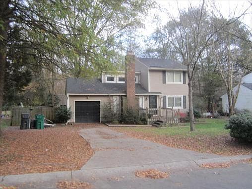 1st image of 8120 Park Vista Cres