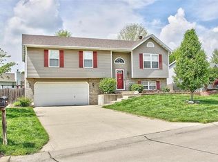 100 Ridge Dr, Maryville, IL 62062