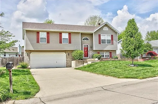 100 Ridge Dr photo 1
