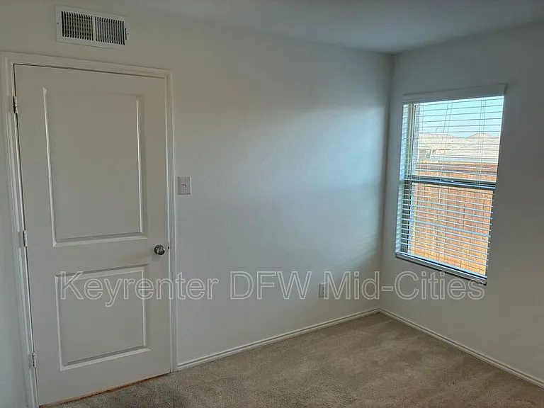 2840 Eppright Dr — Photo 11