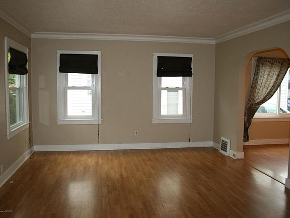 2nd image of 923 N Verlinden Ave