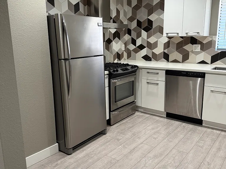 11040 Hesby St #201 — Photo 6
