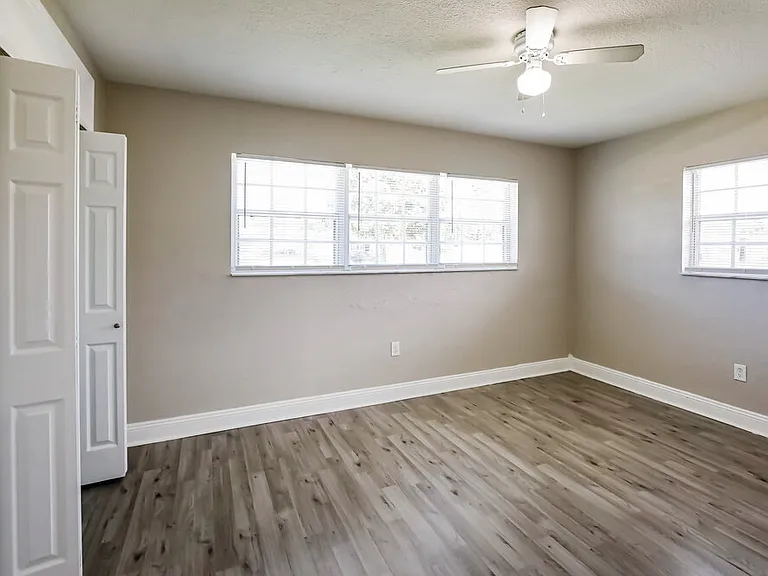 2300 De Soto Dr — Photo 15