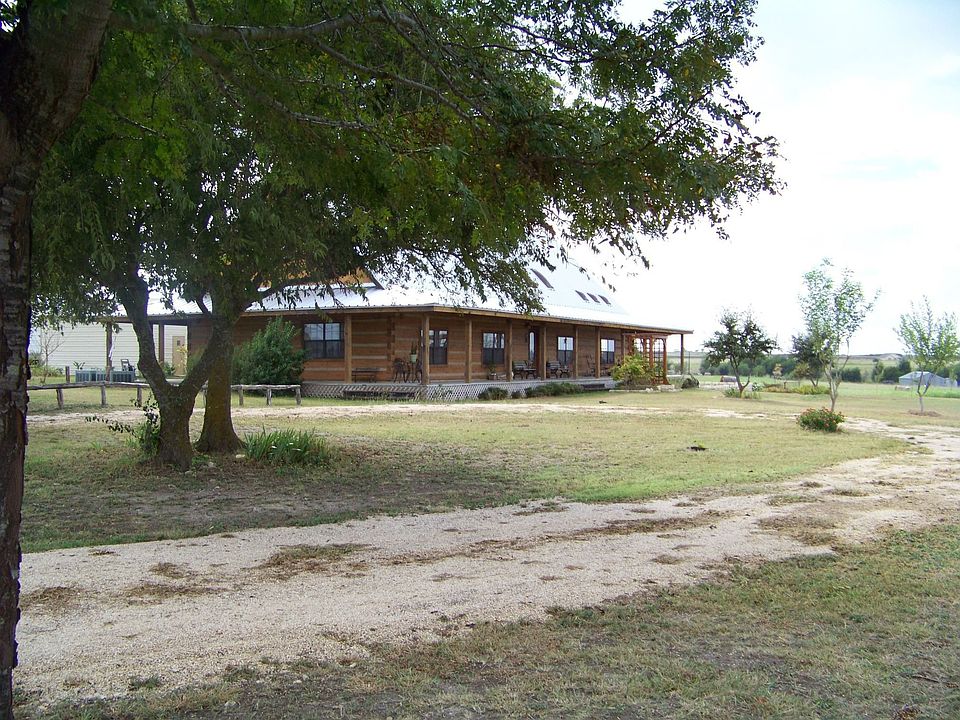 Log Cabin on 10 acres with breathtaking views on all sides!