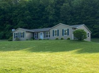 9961 Smokey Row Rd, Saint Louisville, OH 43071