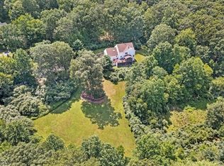 16 Squire Hill Rd, Long Valley, NJ 07853