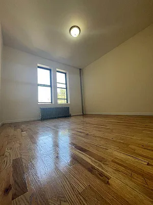 Rented by EXR | media 8