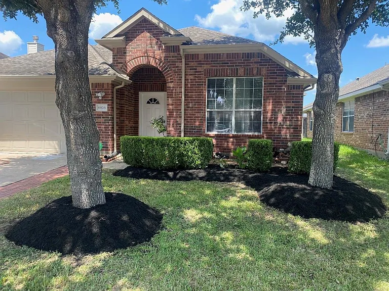 6826 Chester Oak Dr — Photo 4