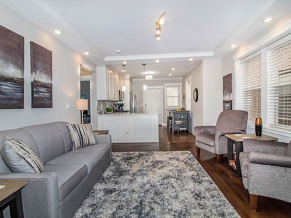 2nd image of 625 S Harlem Ave #1