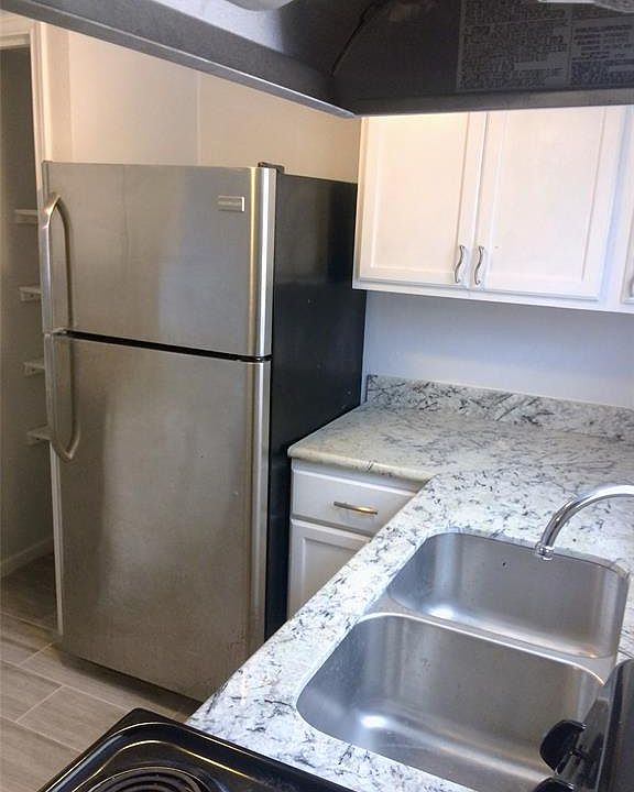 1st image of 2802 Westside Dr APT 22