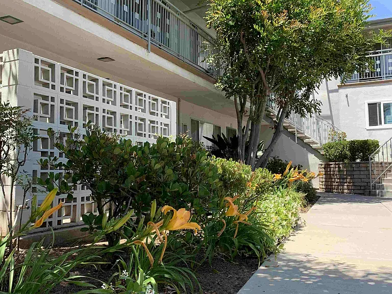 12617 Beverly Blvd #B — Photo 8