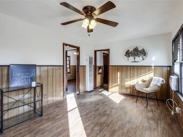 1109 Hickory Ln, Midwest City, OK 73110