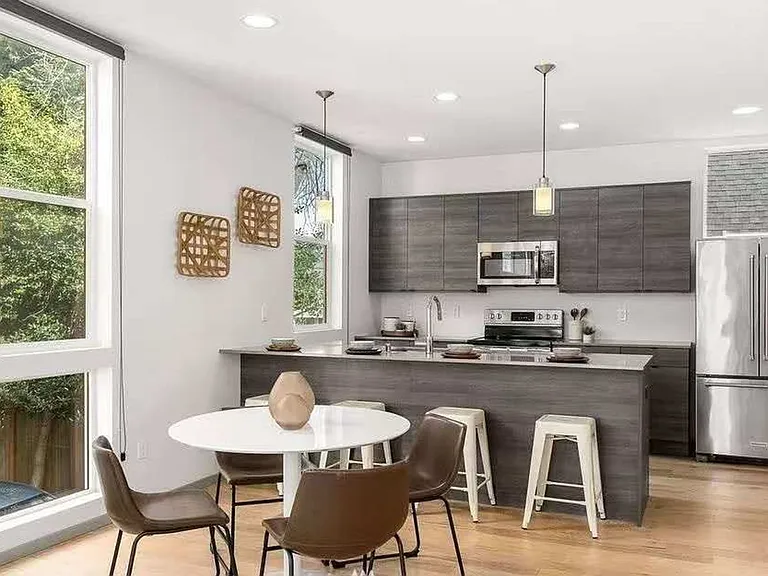 11234 Greenwood Ave N #B — Photo 2