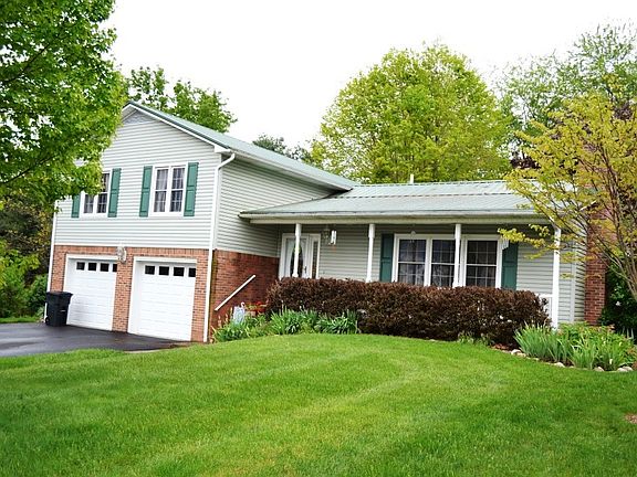 4th image of 255 Lakeview Dr