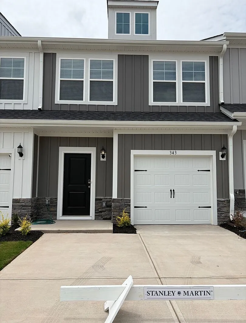Brand New Home In The Desirable Mauldin Location!! Avaliable Now! — Photo 1