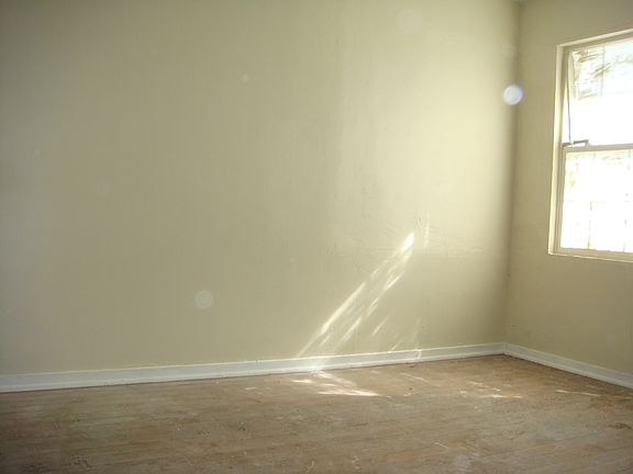 Light & airy bedroom