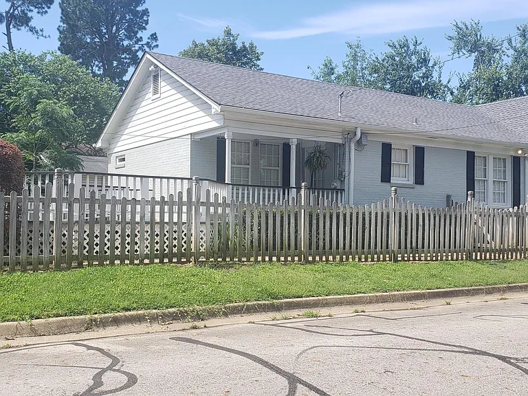 1820 Jarrel Ave — Photo 15