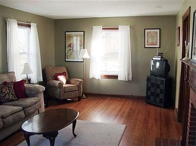 2nd image of 512 E Friendship St