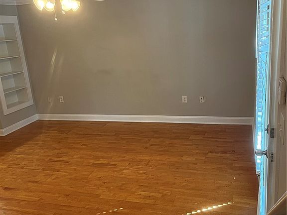 4th image of 1035 Barnett Shoals Road