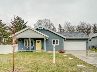 69 Hart Rd, Sun Prairie, WI 53590