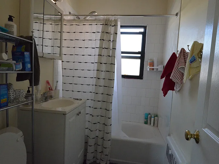 112 Longwood Ave #5 — Photo 2