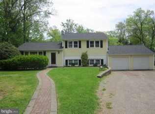 2400 Magnolia Dr, Wilmington, DE 19810