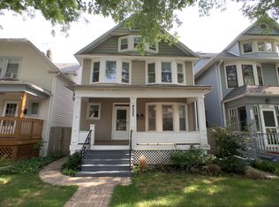 4033 W Eddy St #1, Chicago, IL 60641
