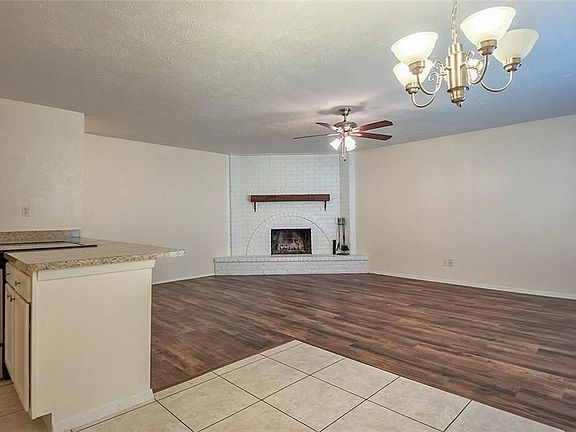 4th image of 7457 Sandhurst Ln S