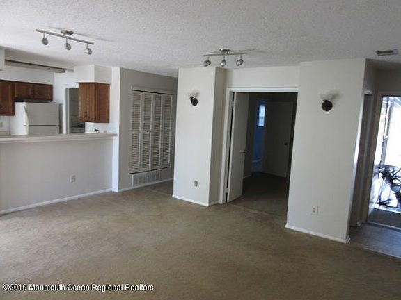 3rd image of 1119 Waters Edge Dr #19A