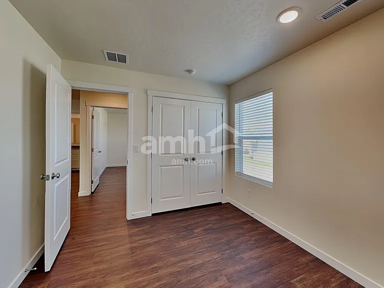 1519 N Barkvine Ave — Photo 20