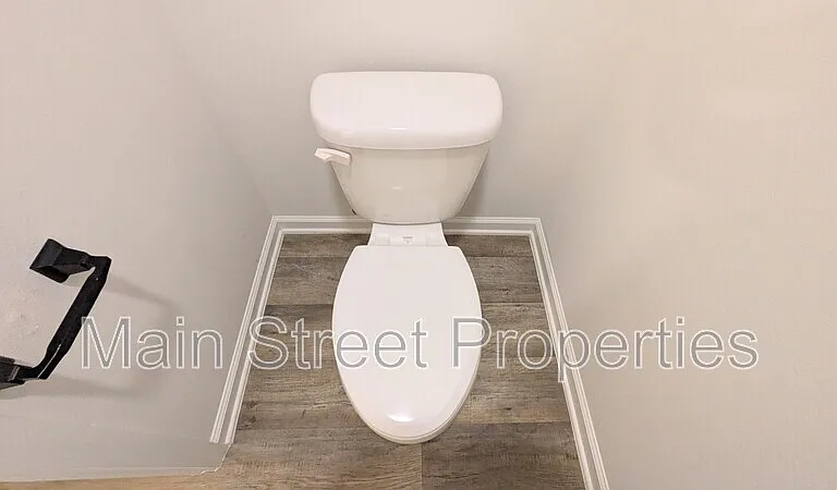 10557 Queens Gate Cir — Photo 30