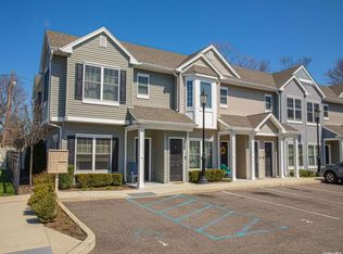 26 Oak St #24, Amityville, NY 11701