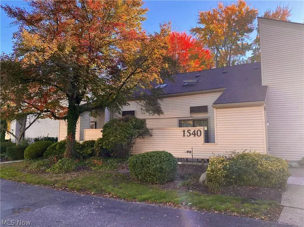 1540 Cedarwood Dr Unit I, Westlake, OH 44145